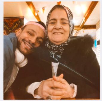 والدة الفنان محمد عطية